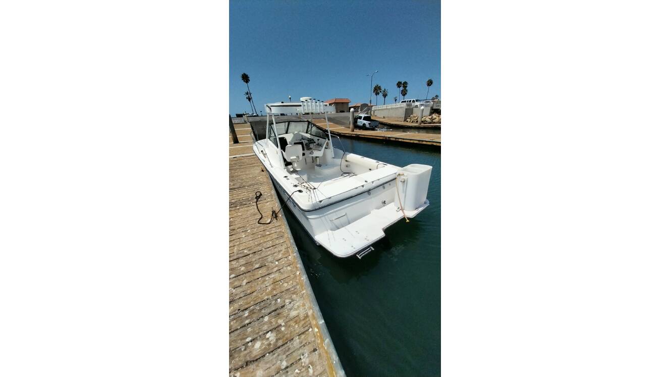 A photo of this 1996 Bayliner 2352 Trophy Walkaround