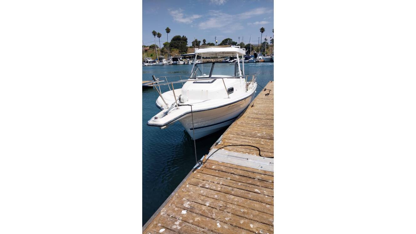 A photo of this 1996 Bayliner 2352 Trophy Walkaround