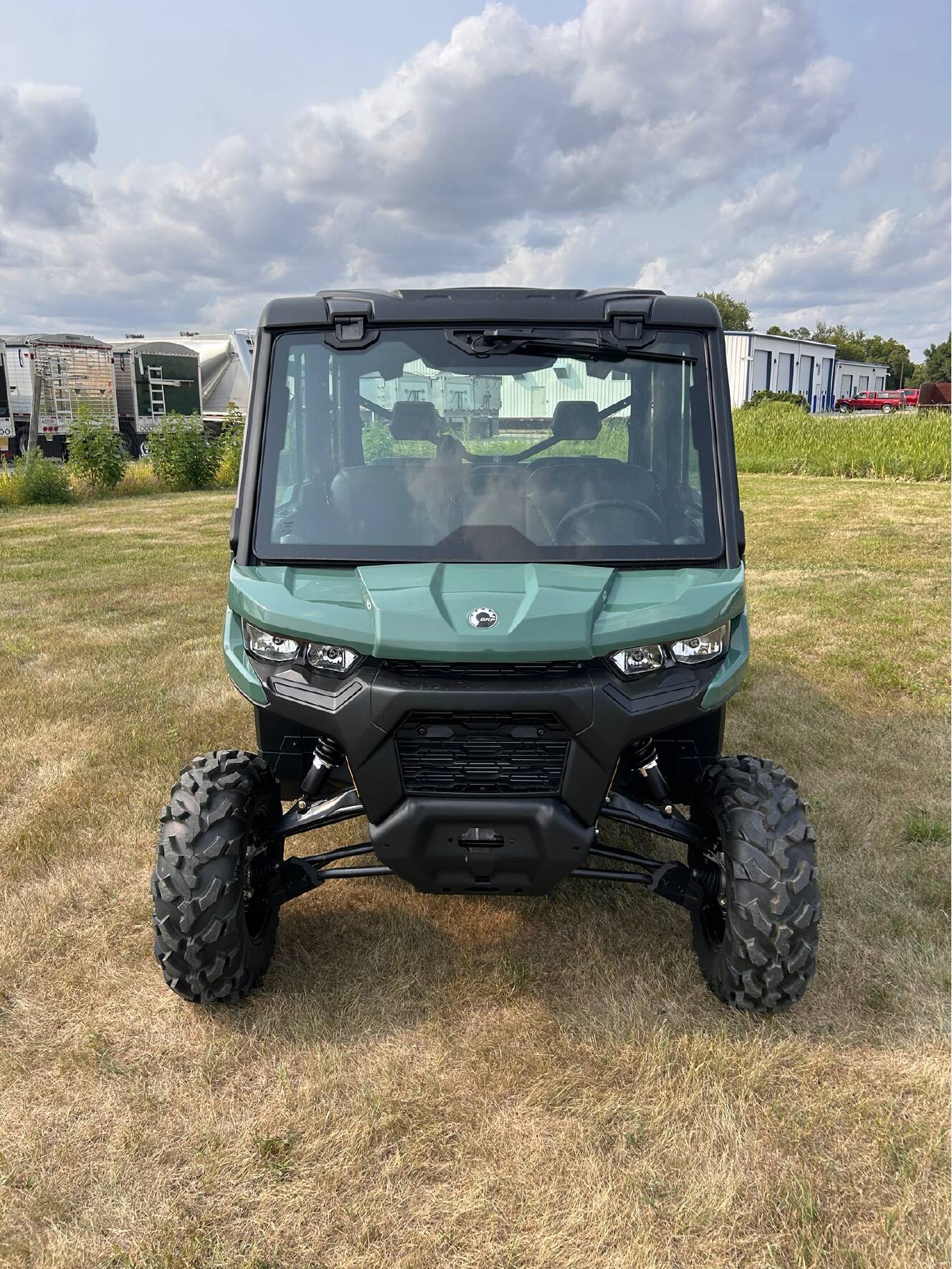 A photo of this 2026 Can-Am Defender MAX DPS CAB HD10