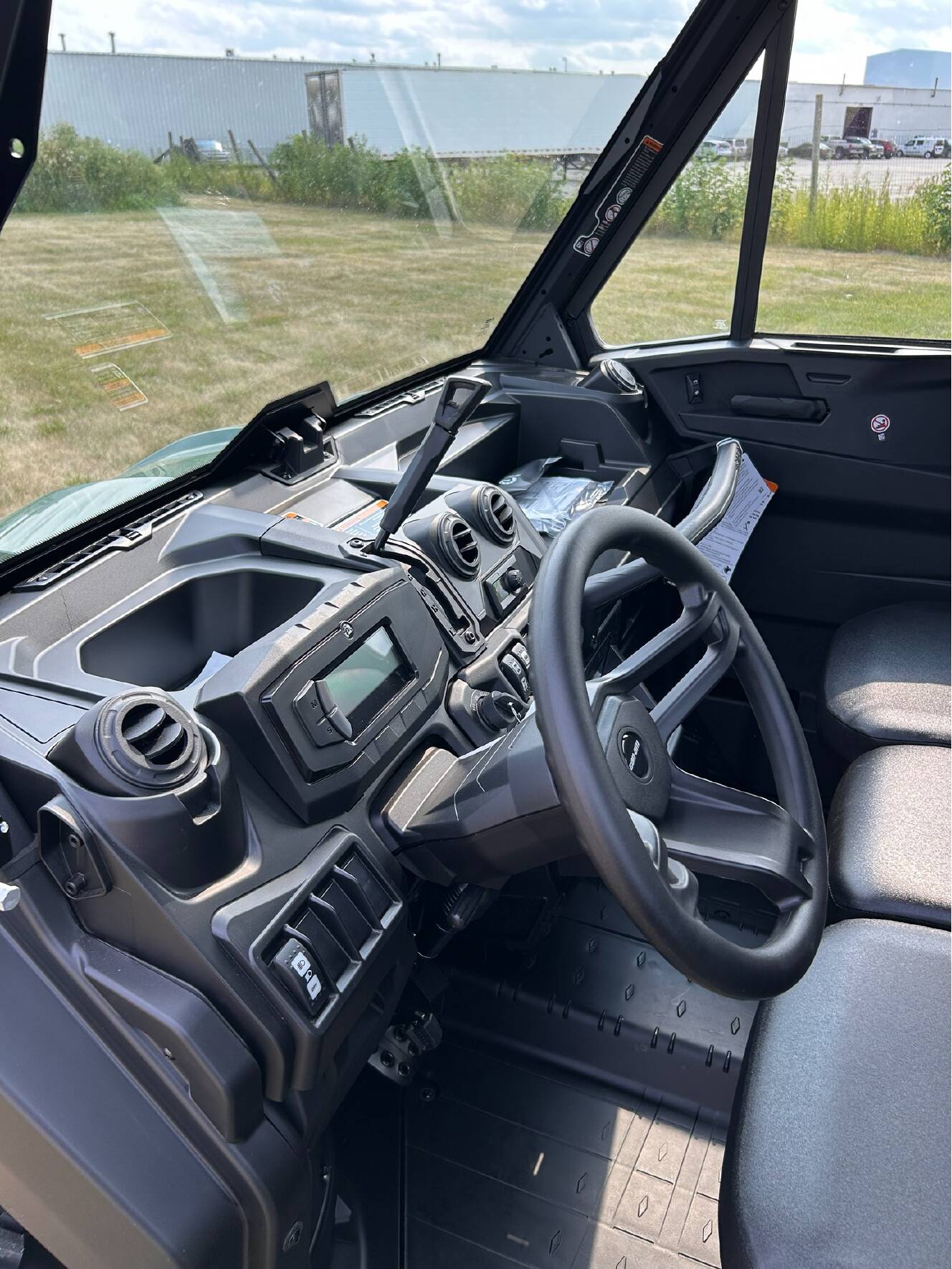 A photo of this 2026 Can-Am Defender MAX DPS CAB HD10