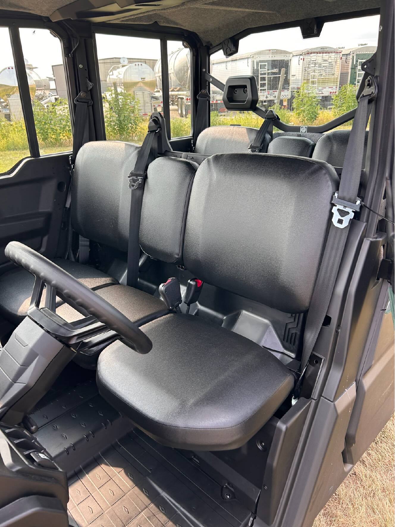 A photo of this 2026 Can-Am Defender MAX DPS CAB HD10