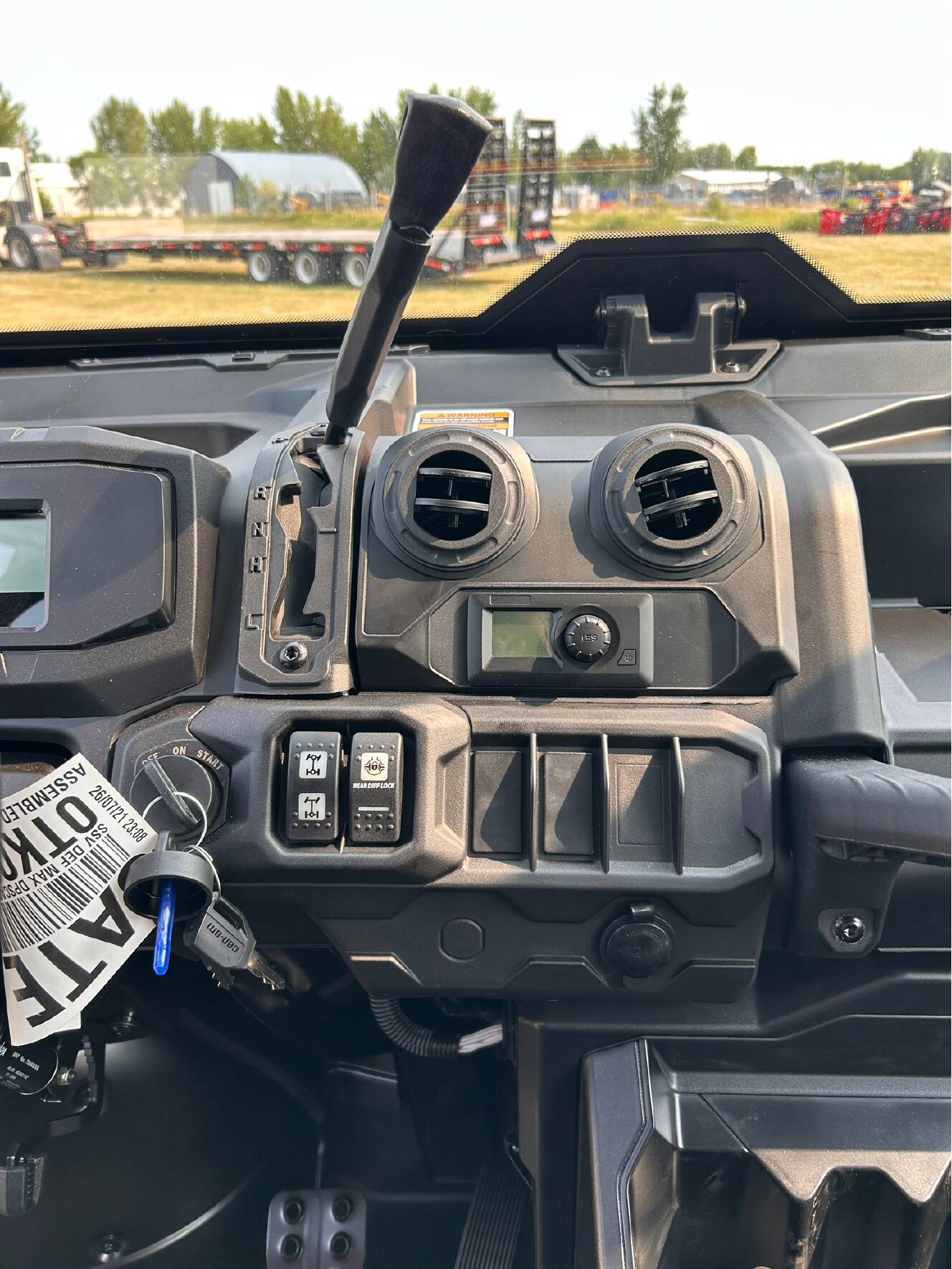 A photo of this 2026 Can-Am Defender MAX DPS CAB HD10
