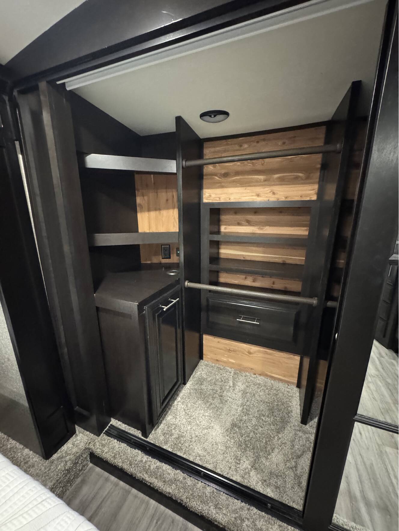 A photo of this 2022 Jayco PINNACLE 38SSWS