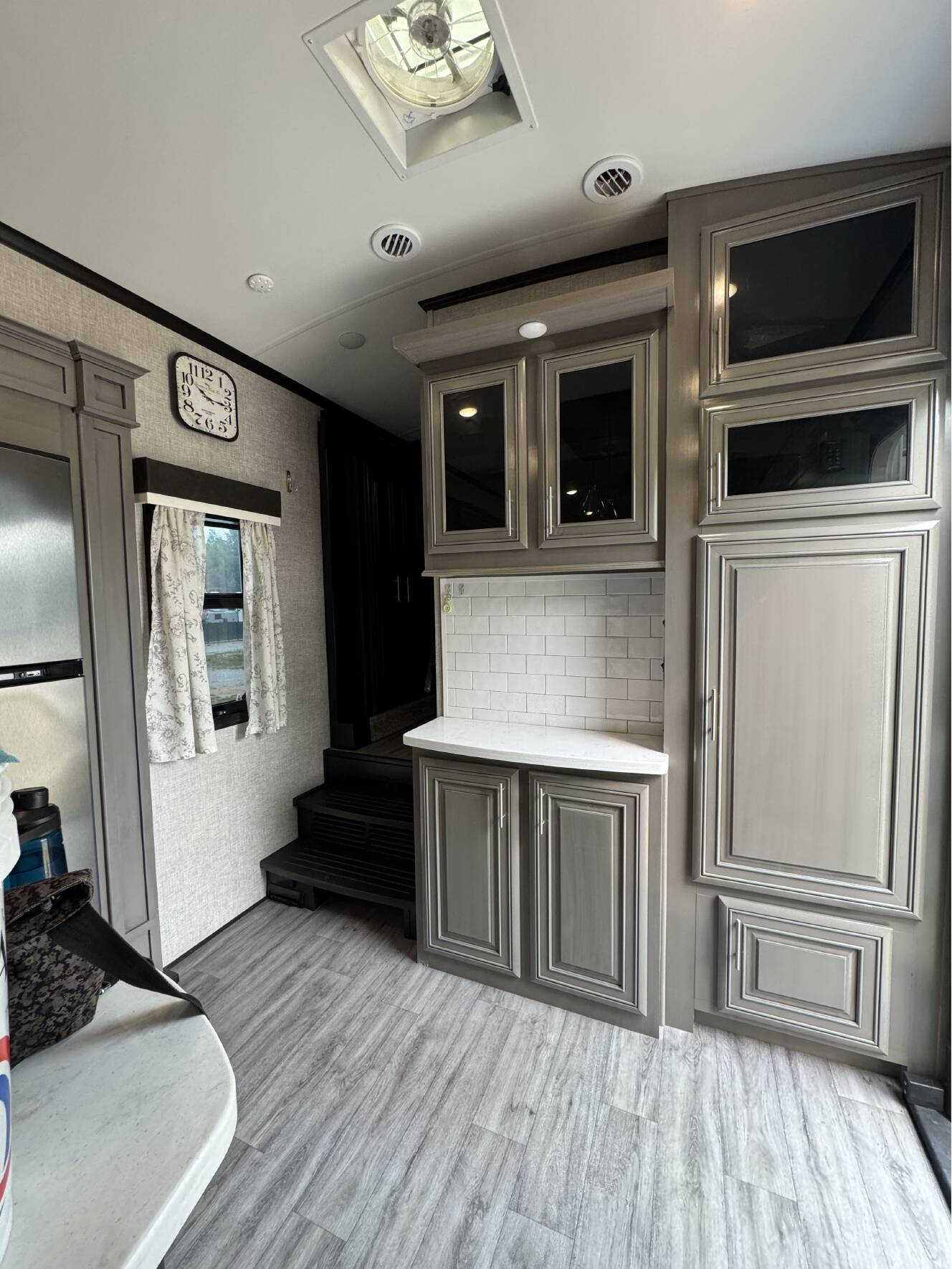 A photo of this 2022 Jayco PINNACLE 38SSWS