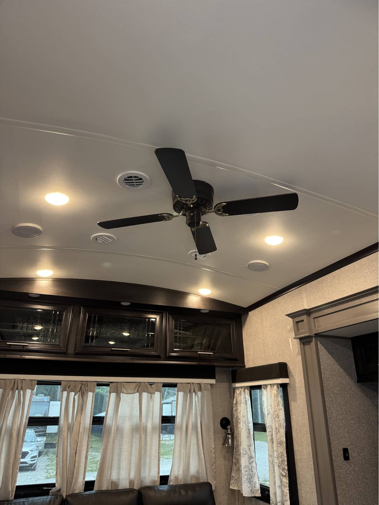 A photo of this 2022 Jayco PINNACLE 38SSWS
