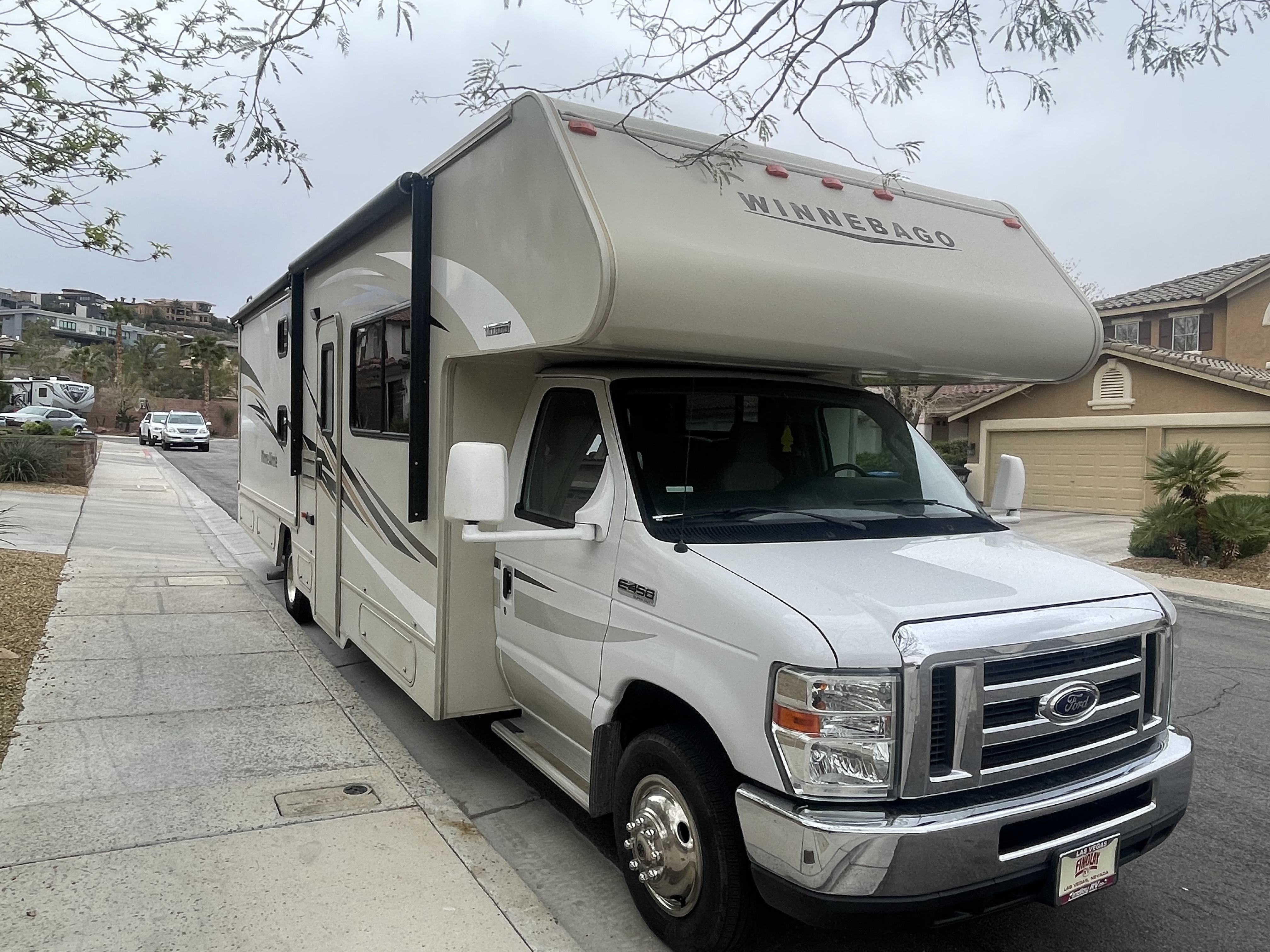 2016 Winnebago MINNIE WINNIE 31H in henderson NV