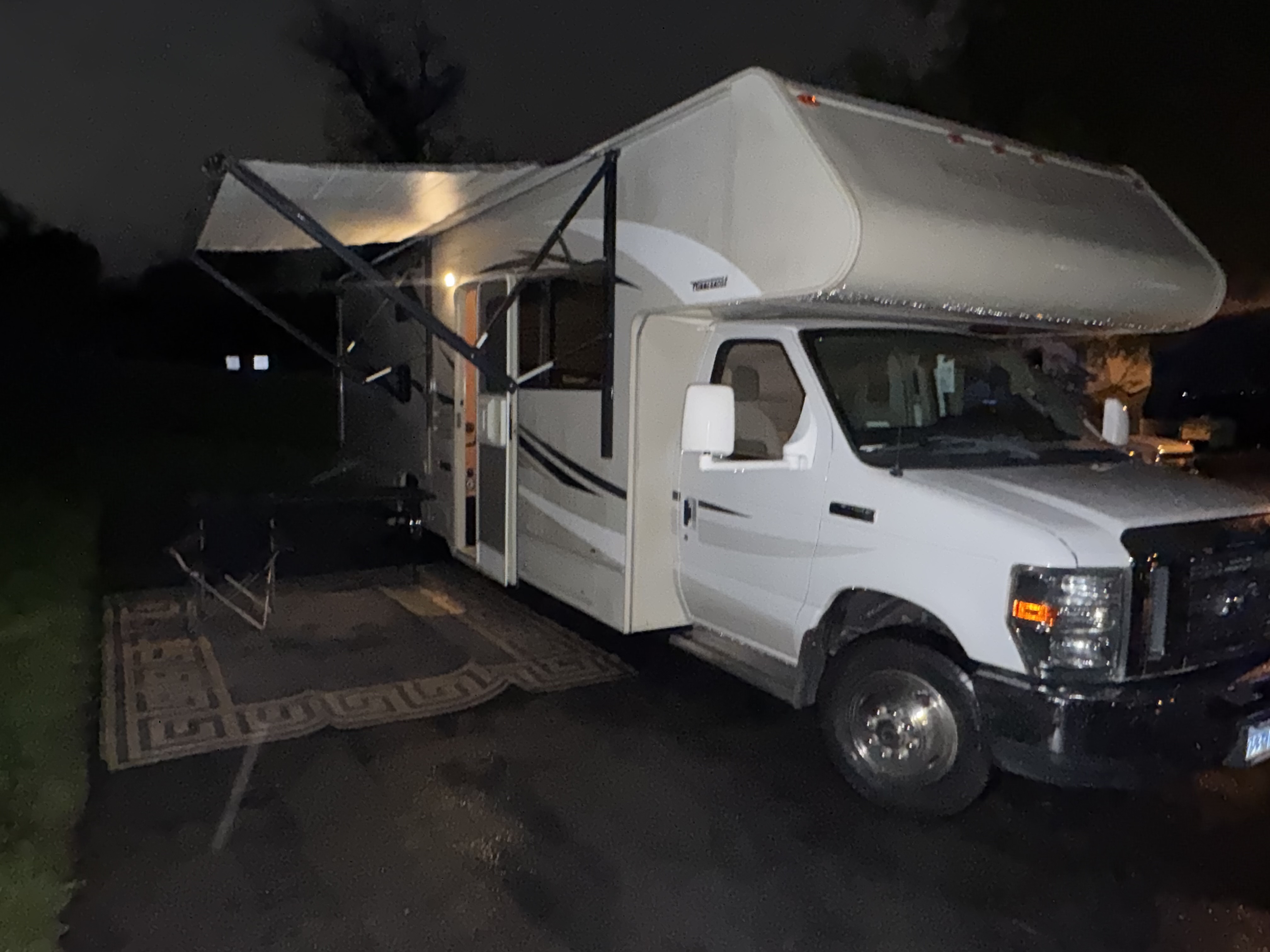 2016 Winnebago MINNIE WINNIE 31H in henderson NV