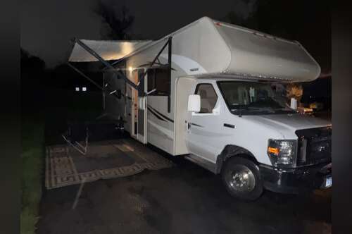 2016 Winnebago MINNIE WINNIE 31H in henderson NV