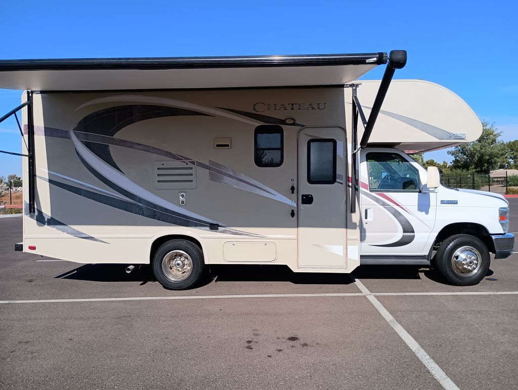 2017 Thor Motor Coach Chateau 22B in glendale AZ