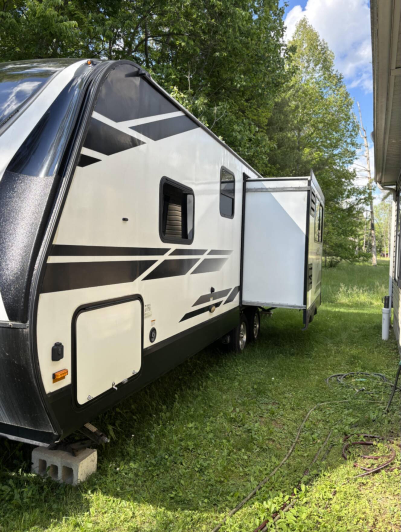 A photo of this 2019 Grand Design Imagine 2500RL