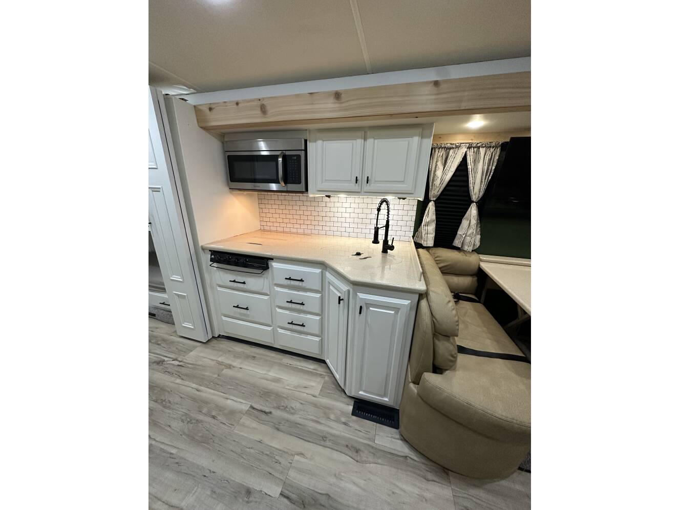 A photo of this 2013 Thor Motor Coach PALAZZO 33 3