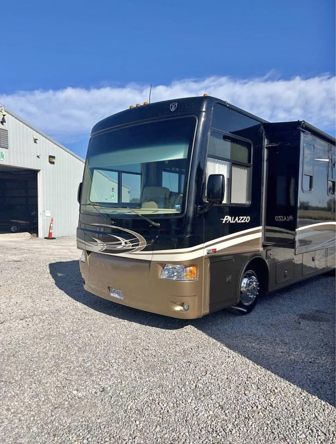 2013 Thor Motor Coach PALAZZO 33 3 in pacific MO