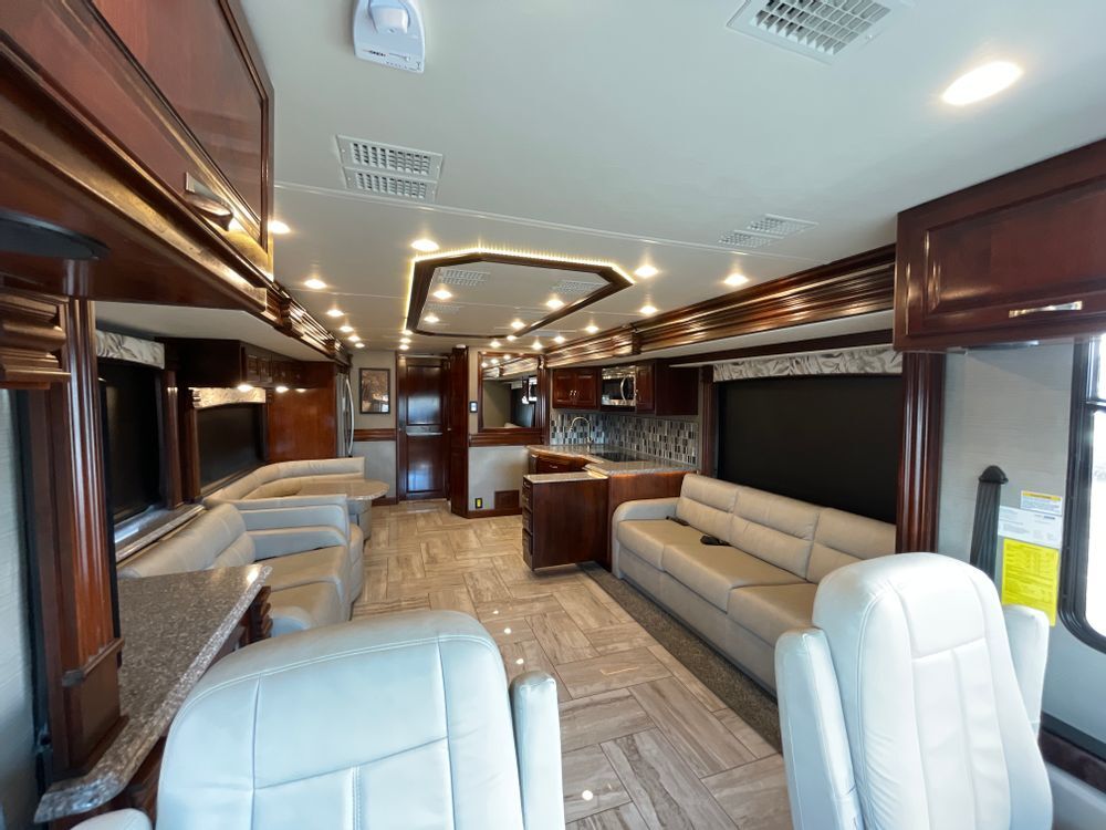 2018 Fleetwood DISCOVERY LXE 44B in lockport NY