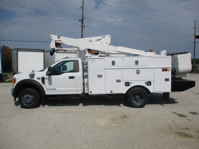 2017 FORD F550 in Grandview, MO