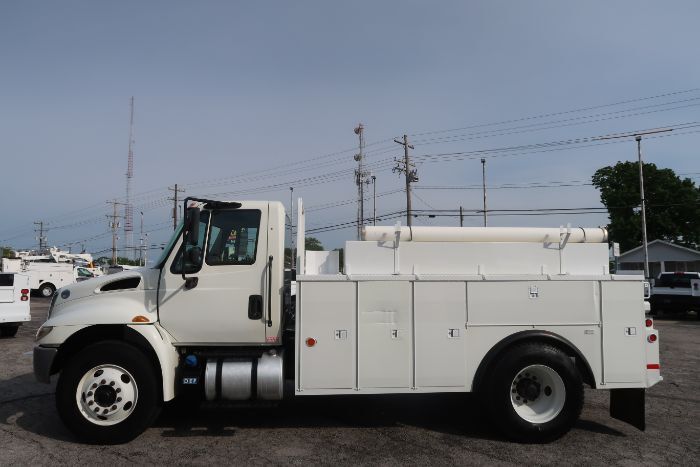 2018 INTERNATIONAL 4300 in Springfield, MO
