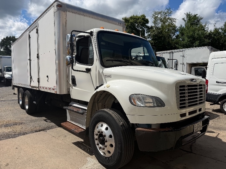 2017 FREIGHTLINER BUSINESS CLASS M2 106 in Alexandria, VA