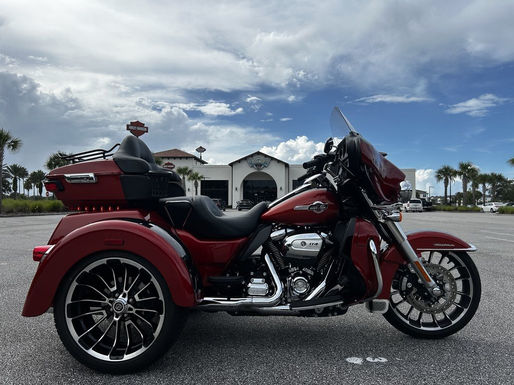 2025 Harley-Davidson Trike FLHTCUTG - Tri Glide Ultra ULTRA CLASSIC® in St. Augustine, FL