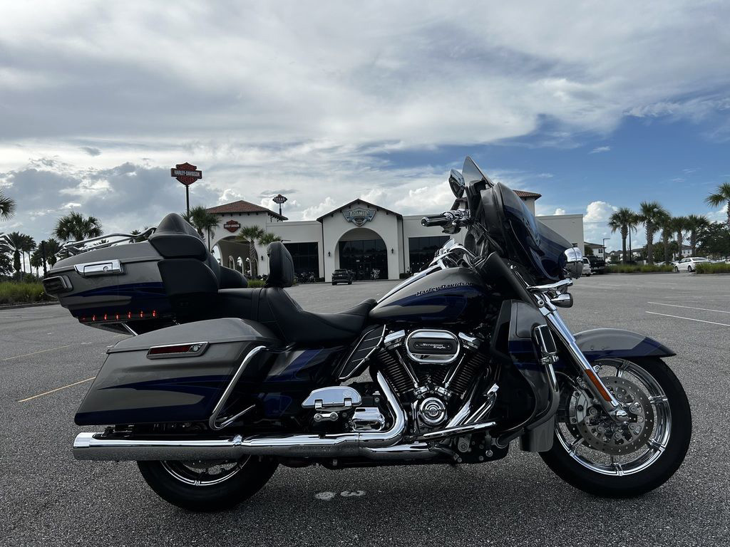 2017 Harley-Davidson Touring FLHTKSE - CVO Limited in St. Augustine, FL