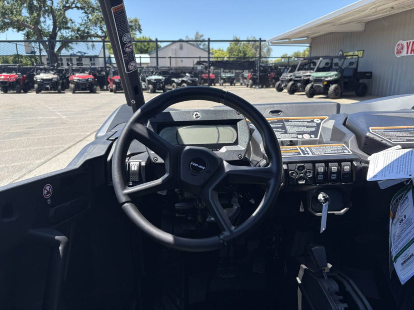 A photo of this 2026 Can-Am Commander XT P 1000R