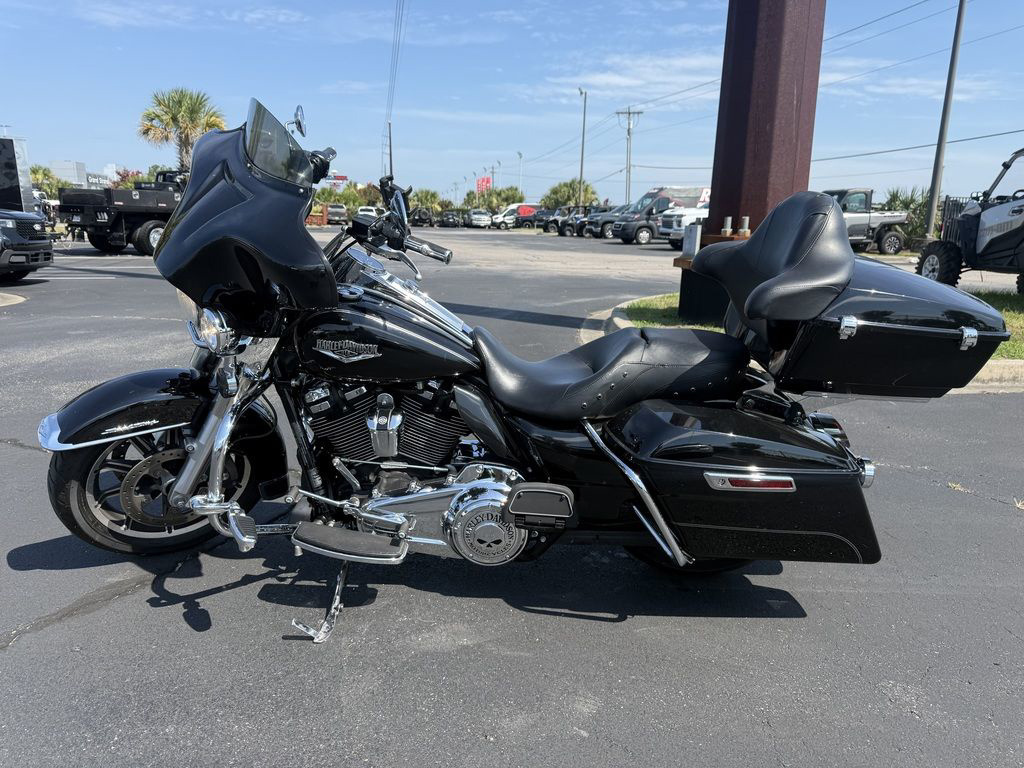 2017 Harley-Davidson Touring FLHR - Road King in Myrtle Beach, SC