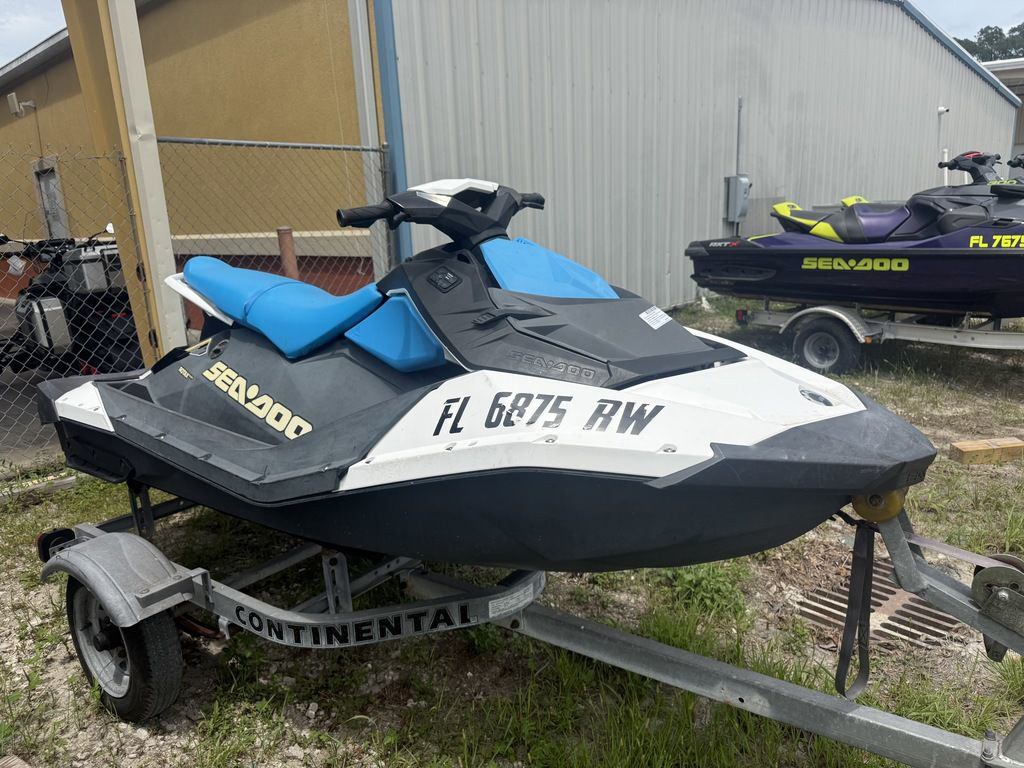 2018 Sea-Doo SPARK 3-Up Rotax 900 HO ACE Ibr & CONV 3 UP in Jacksonville, FL