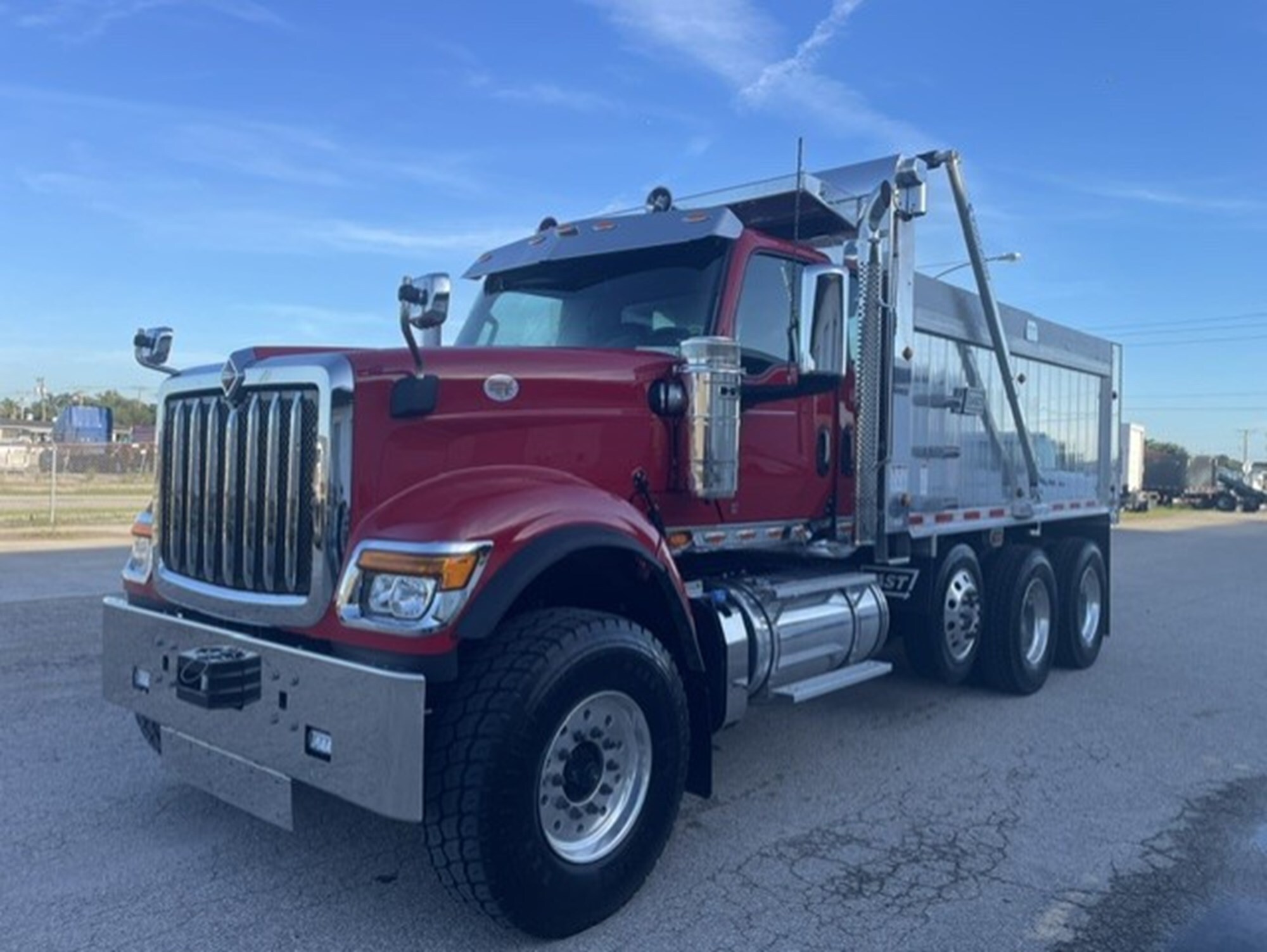 2026 INTERNATIONAL HX520 SFA 6X4 in Fort Myers, FL