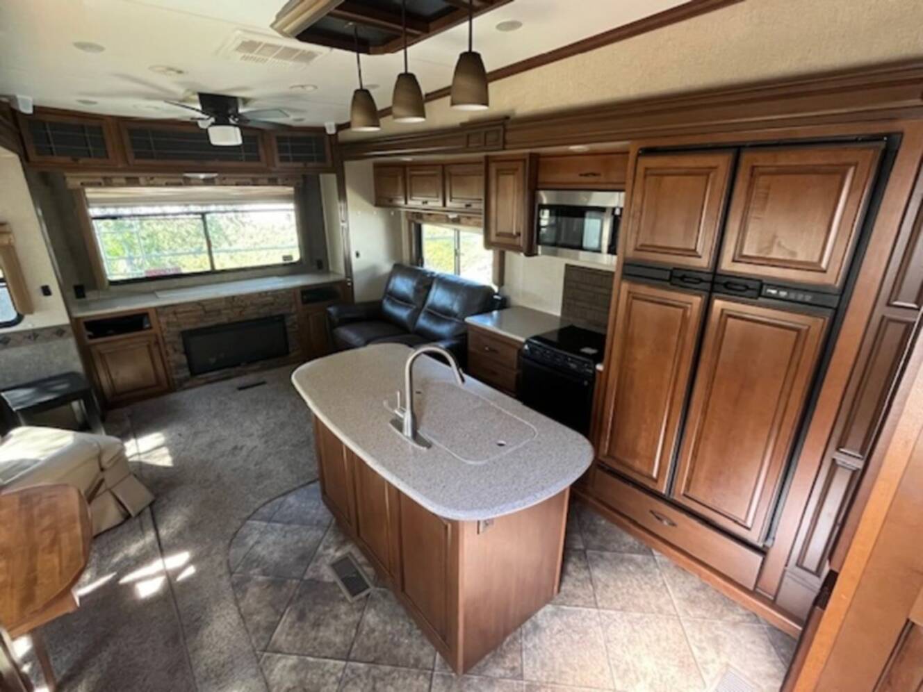 A photo of this 2014 Heartland Bighorn BH 3010RE