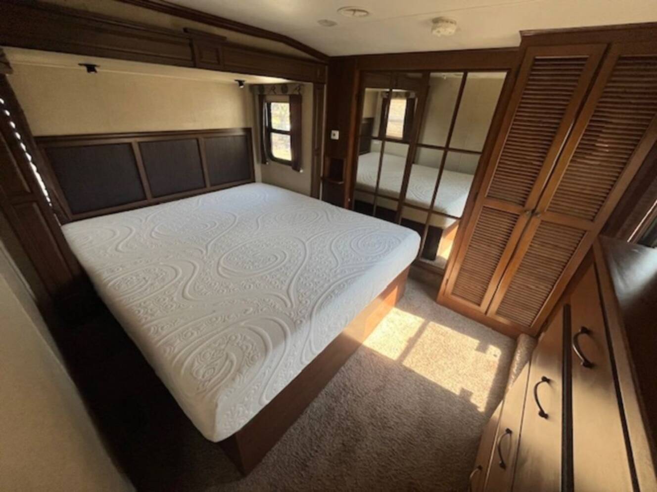 A photo of this 2014 Heartland Bighorn BH 3010RE