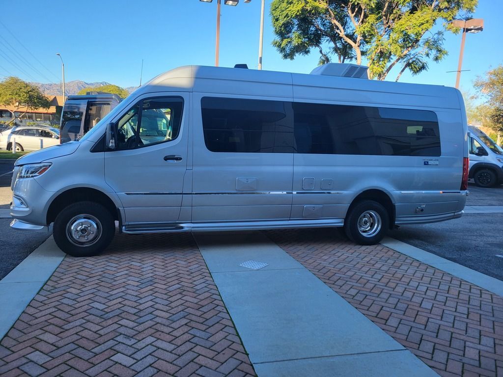 2023 Airstream Interstate 24GL 4x4 Tommy Bahama 24X in san gabriel CA