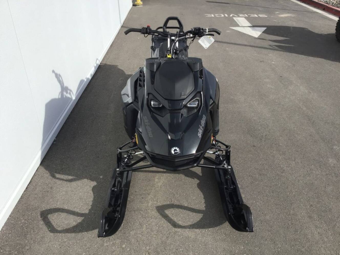 A photo of this 2025 Ski-Doo Summit® Adrenaline® with Edge Package 850 E-TEC 146 S