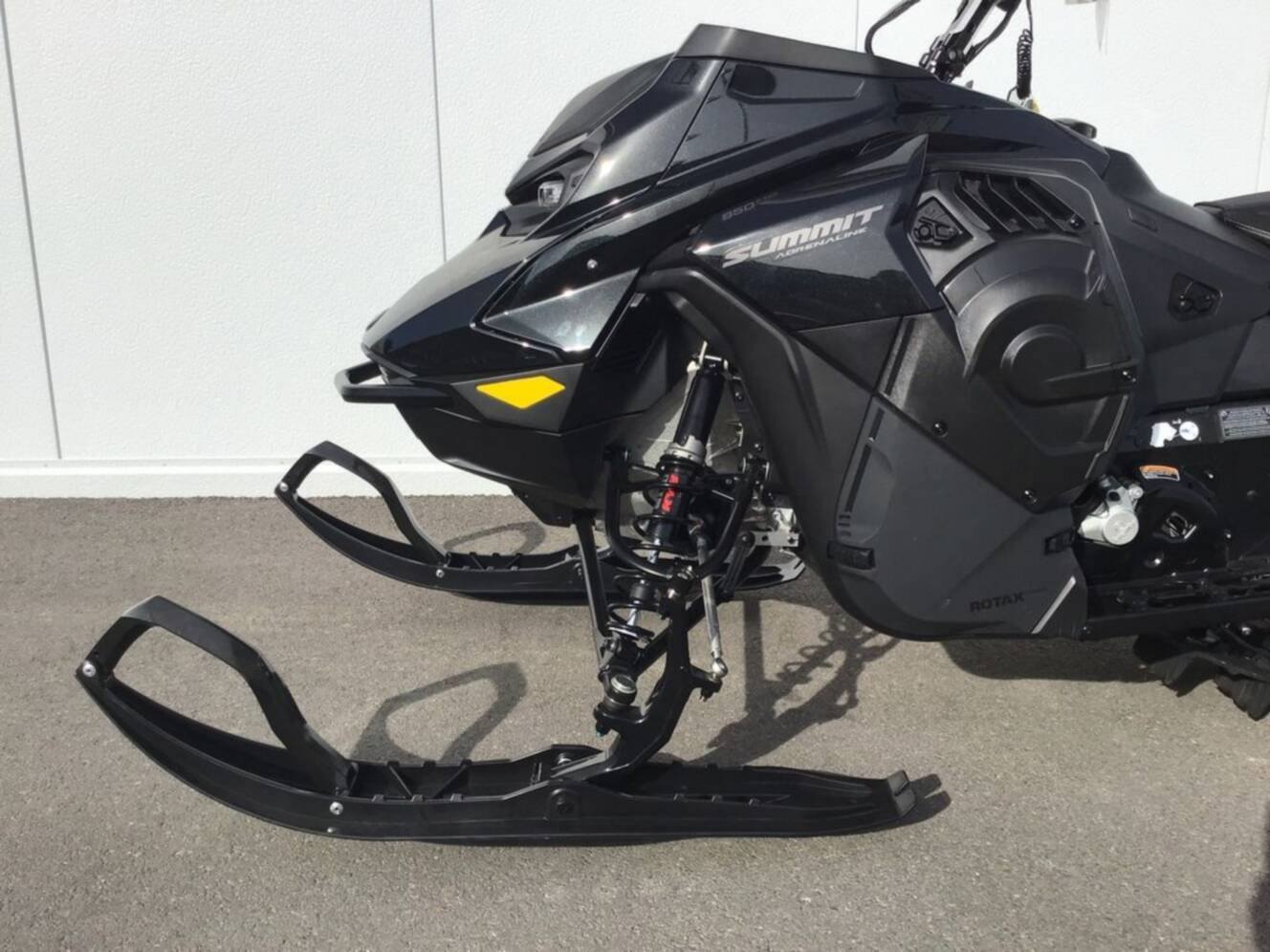 A photo of this 2025 Ski-Doo Summit® Adrenaline® with Edge Package 850 E-TEC 146 S