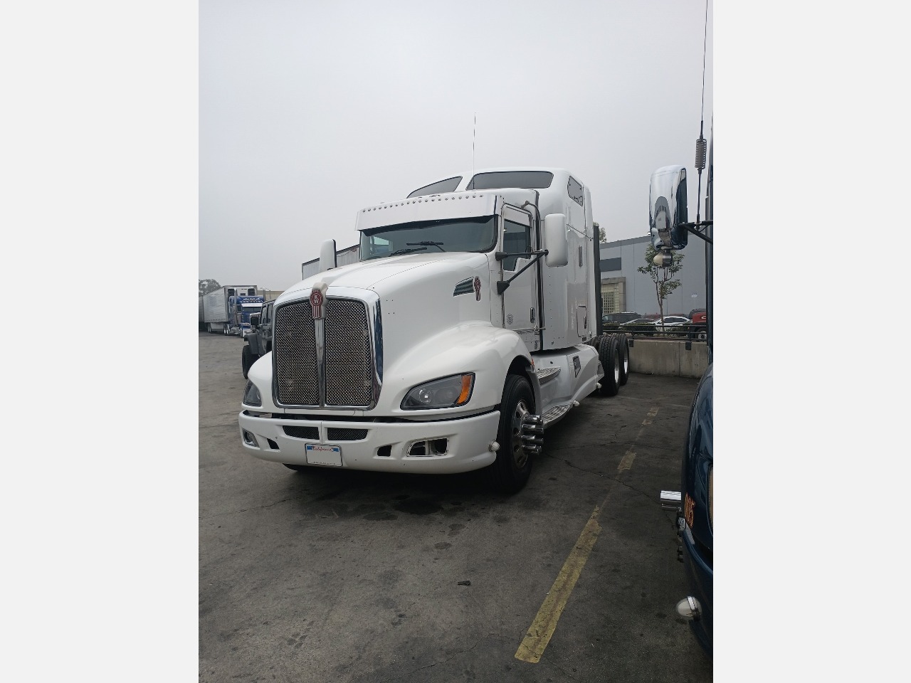2016 KENWORTH T660 in Los Angeles, CA