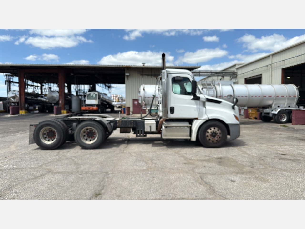 2019 FREIGHTLINER Cascadia CA126 in Houston, TX