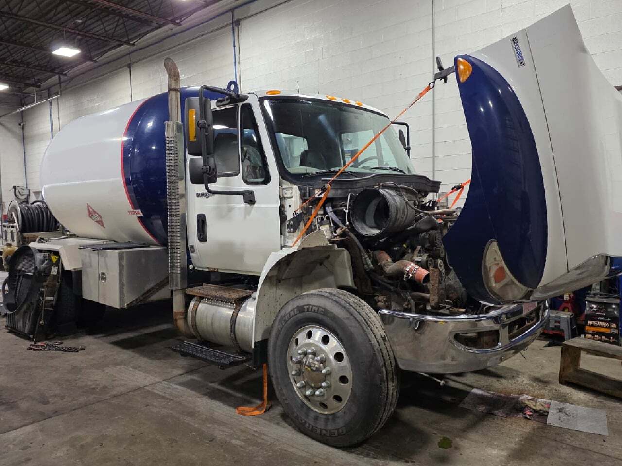 2010 INTERNATIONAL 4400 3200 Gallon in Somerset, PA