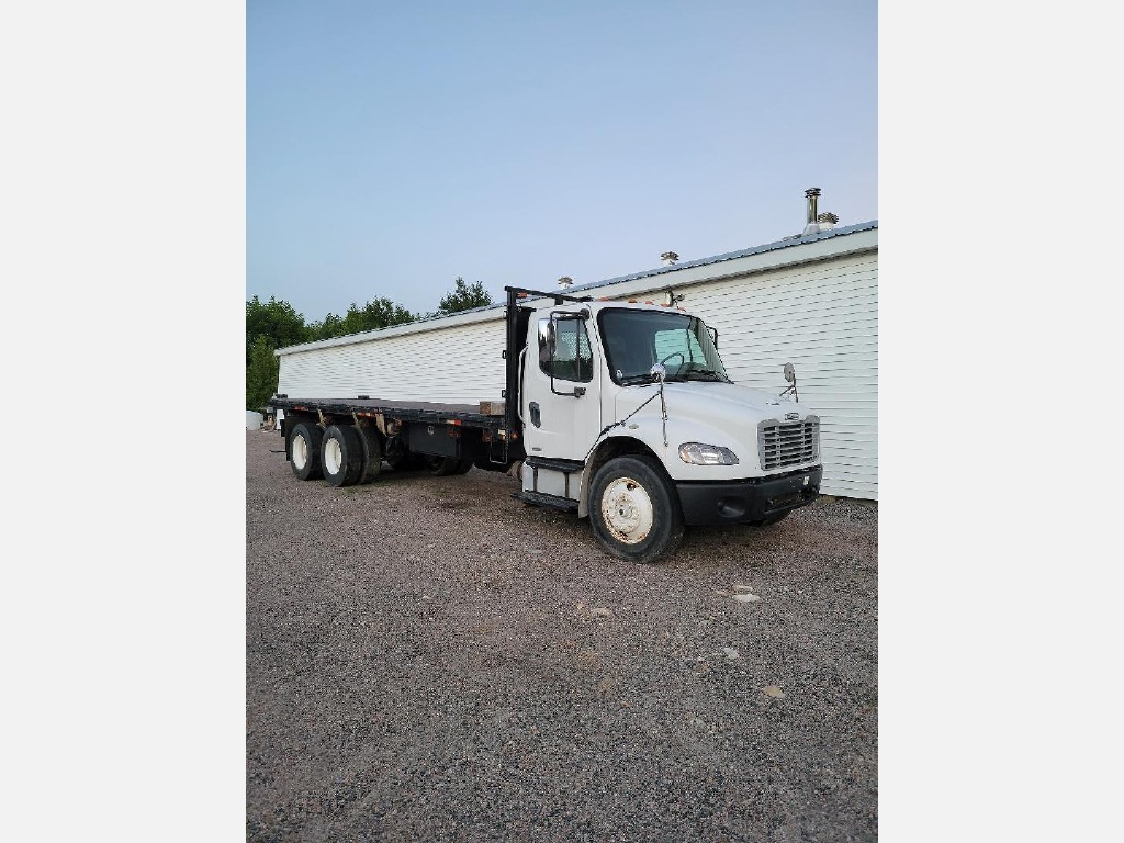 2005 FREIGHTLINER M2 TANDEM AXLE READY TO in Rochester, NY
