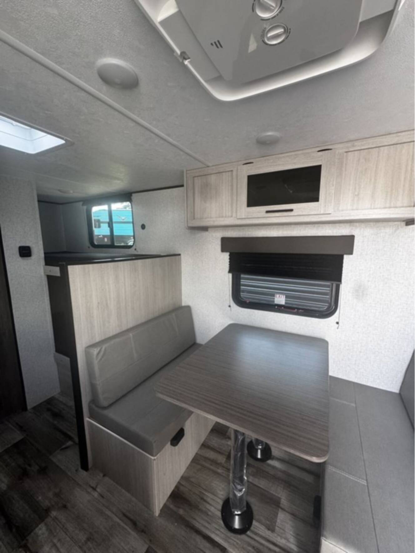 A photo of this 2026 Crossroads Rv Zinger 18BH