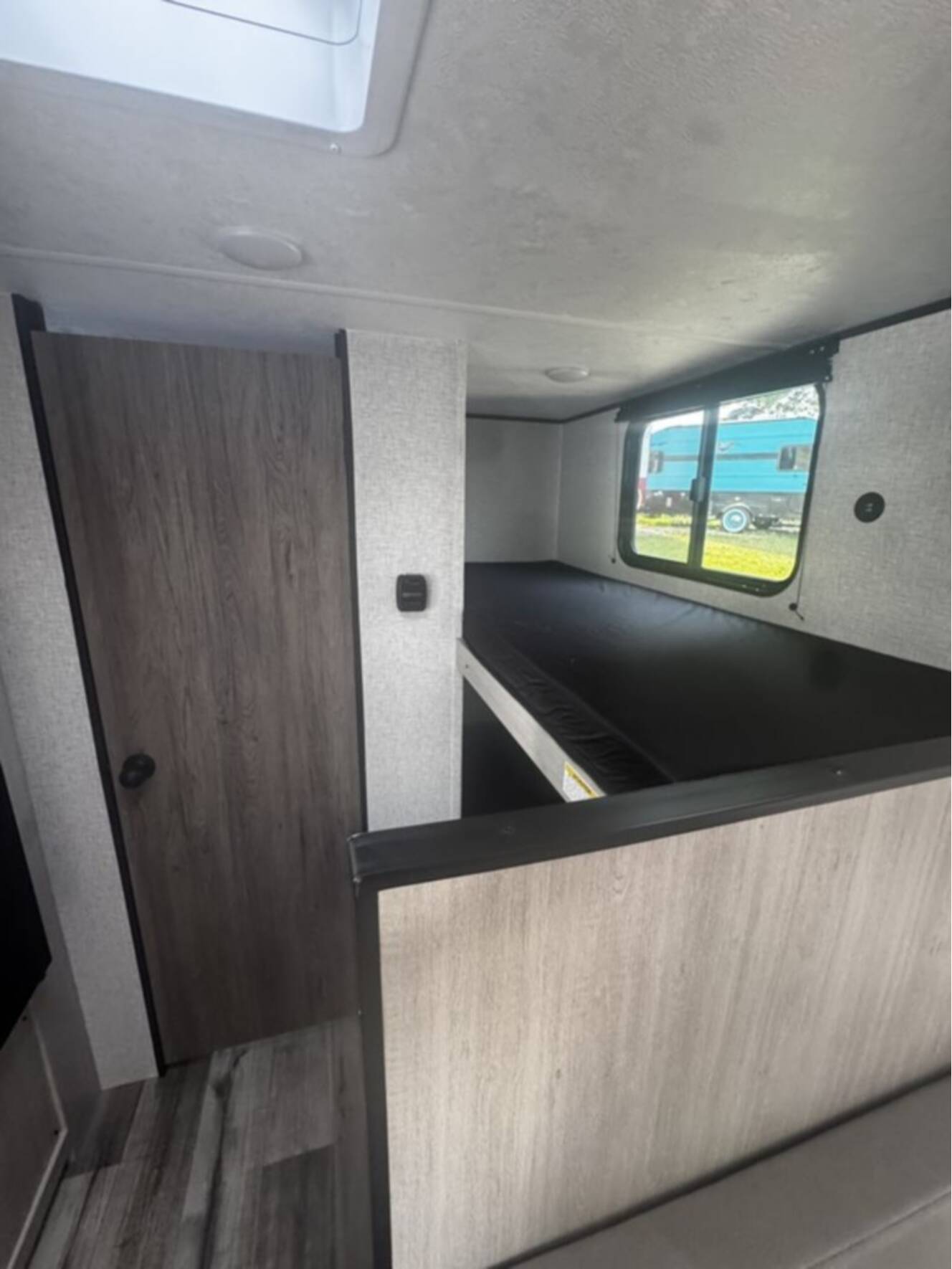 A photo of this 2026 Crossroads Rv Zinger 18BH