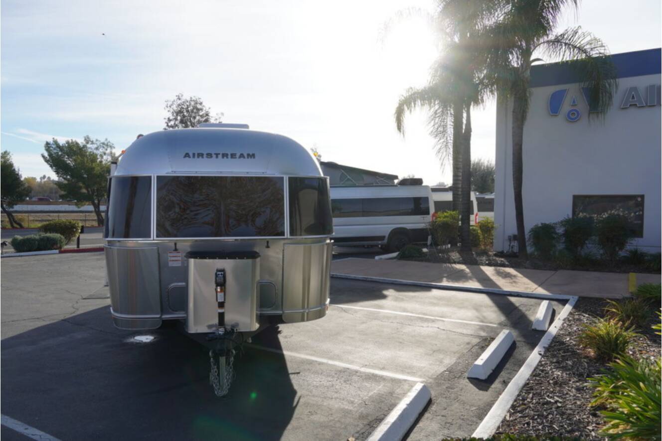 A photo of this 2026 Airstream Globetrotter 25FBT