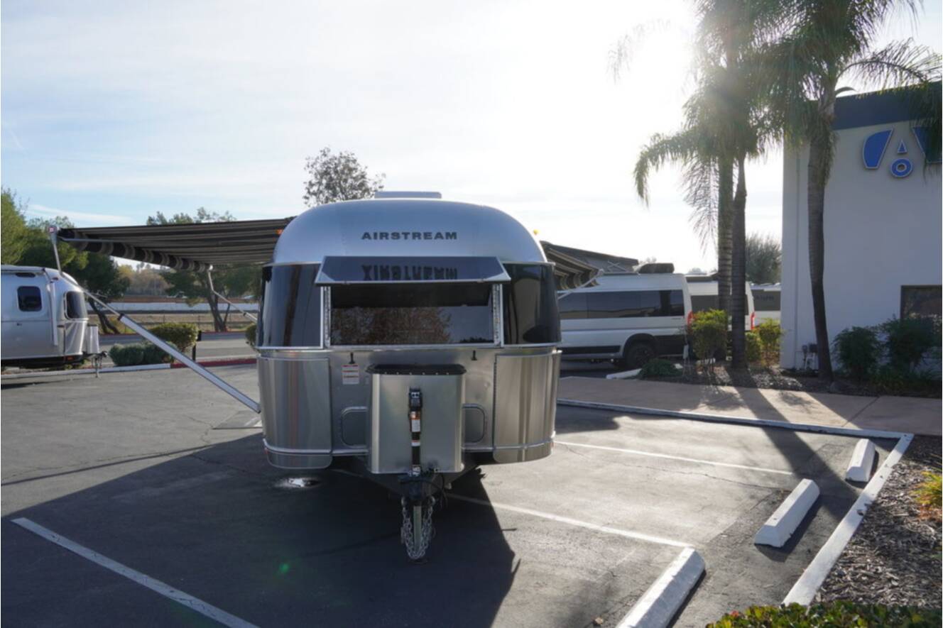 A photo of this 2026 Airstream Globetrotter 25FBT