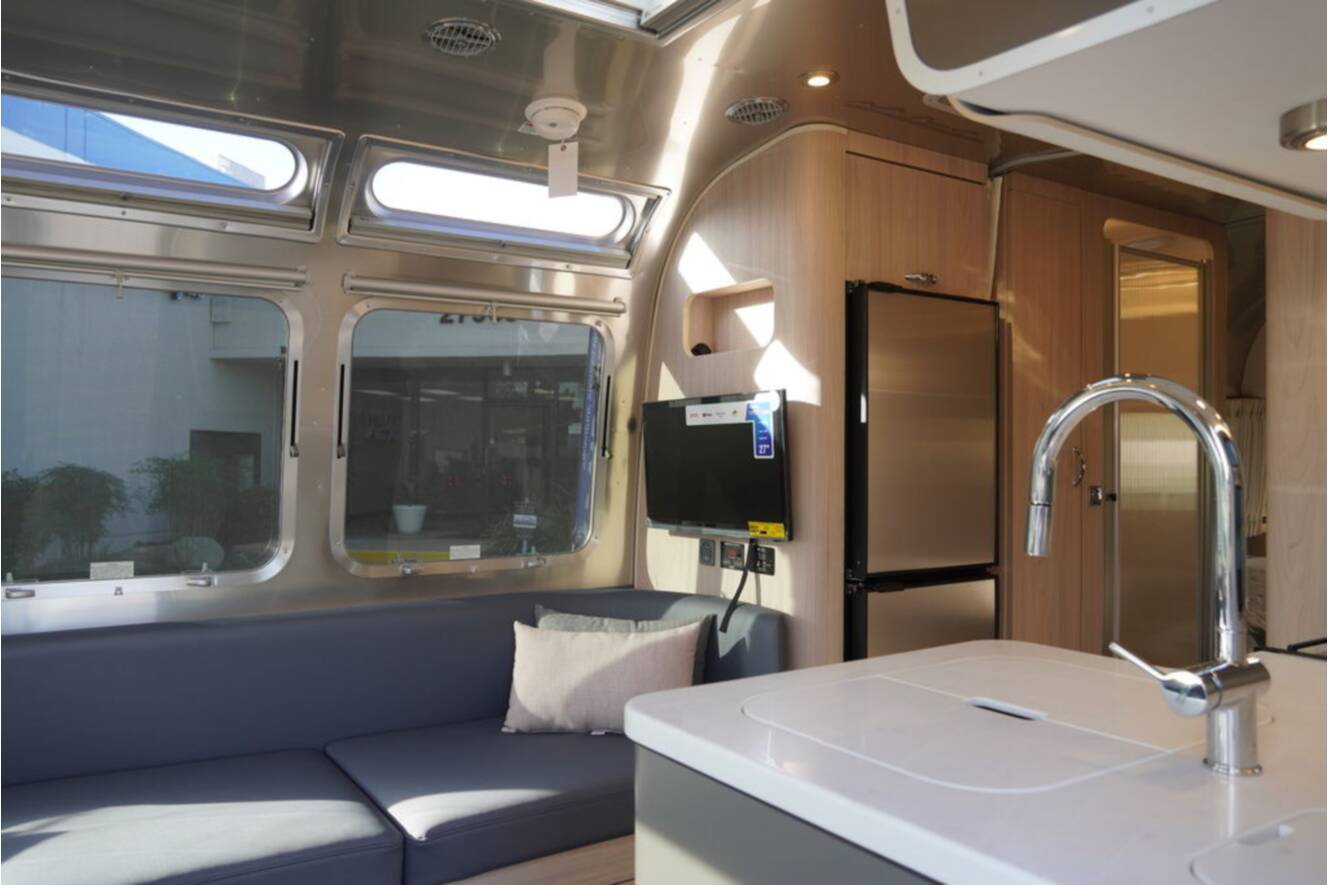 A photo of this 2026 Airstream Globetrotter 25FBT