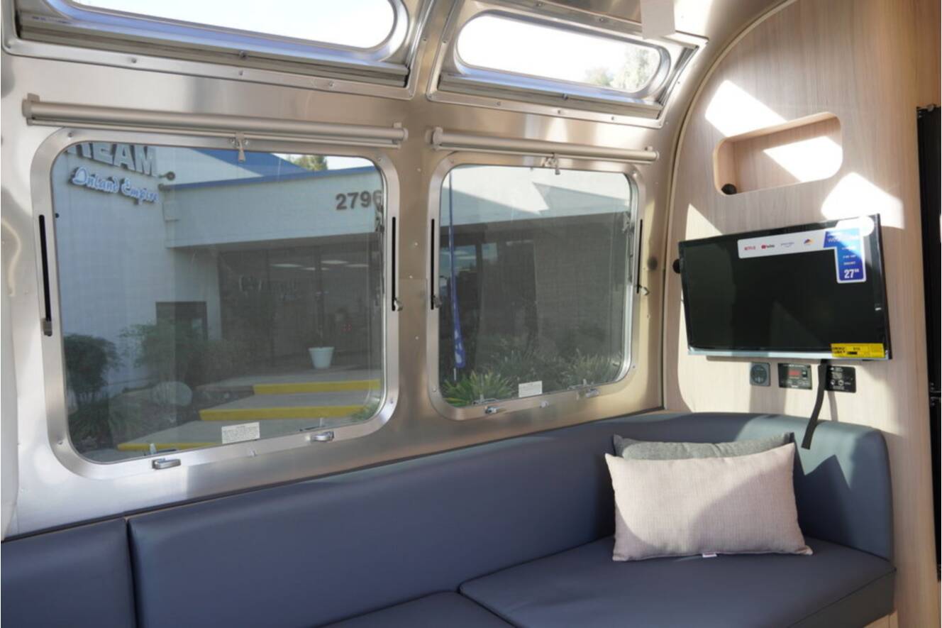 A photo of this 2026 Airstream Globetrotter 25FBT