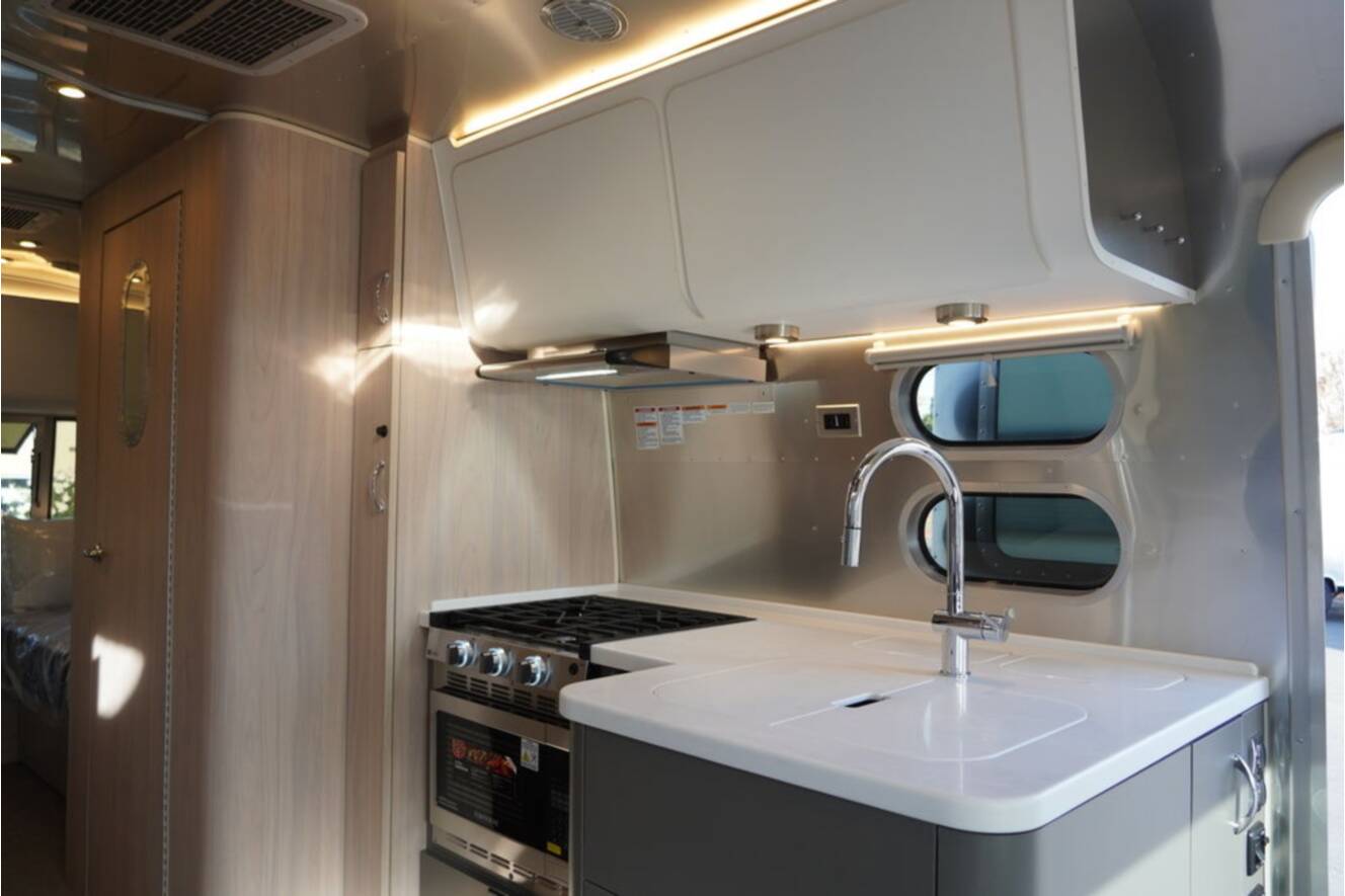A photo of this 2026 Airstream Globetrotter 25FBT