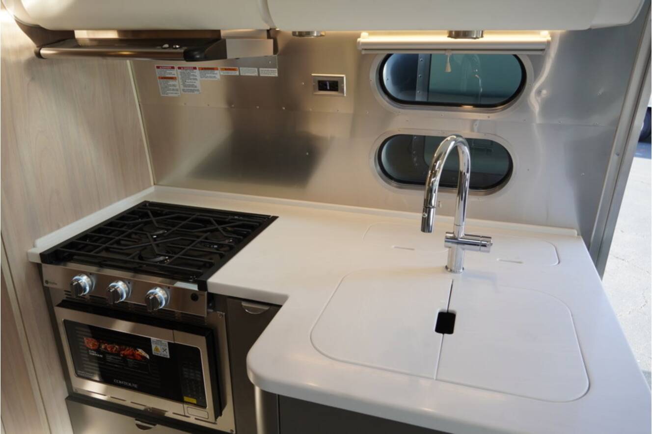 A photo of this 2026 Airstream Globetrotter 25FBT