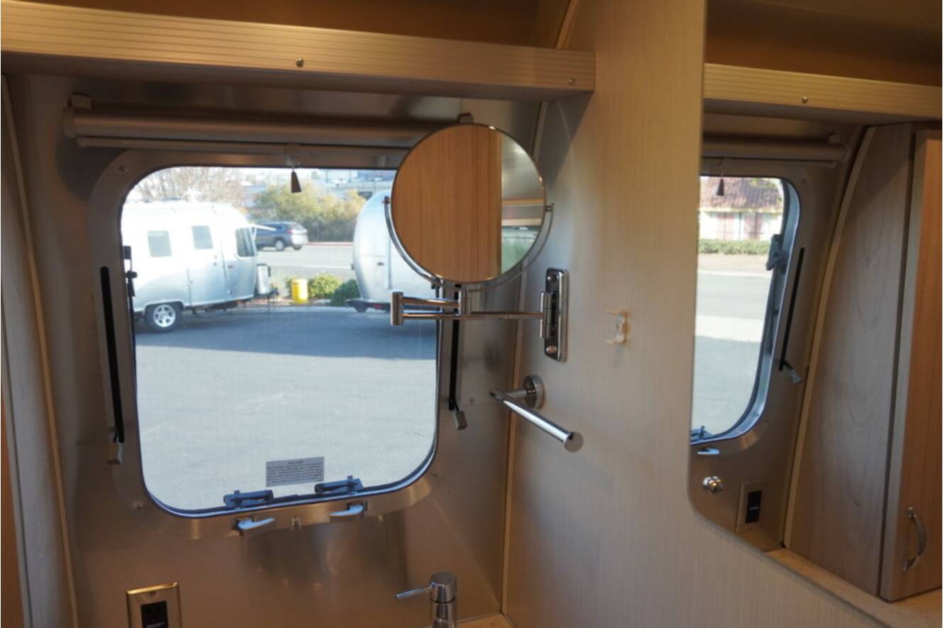 A photo of this 2026 Airstream Globetrotter 25FBT