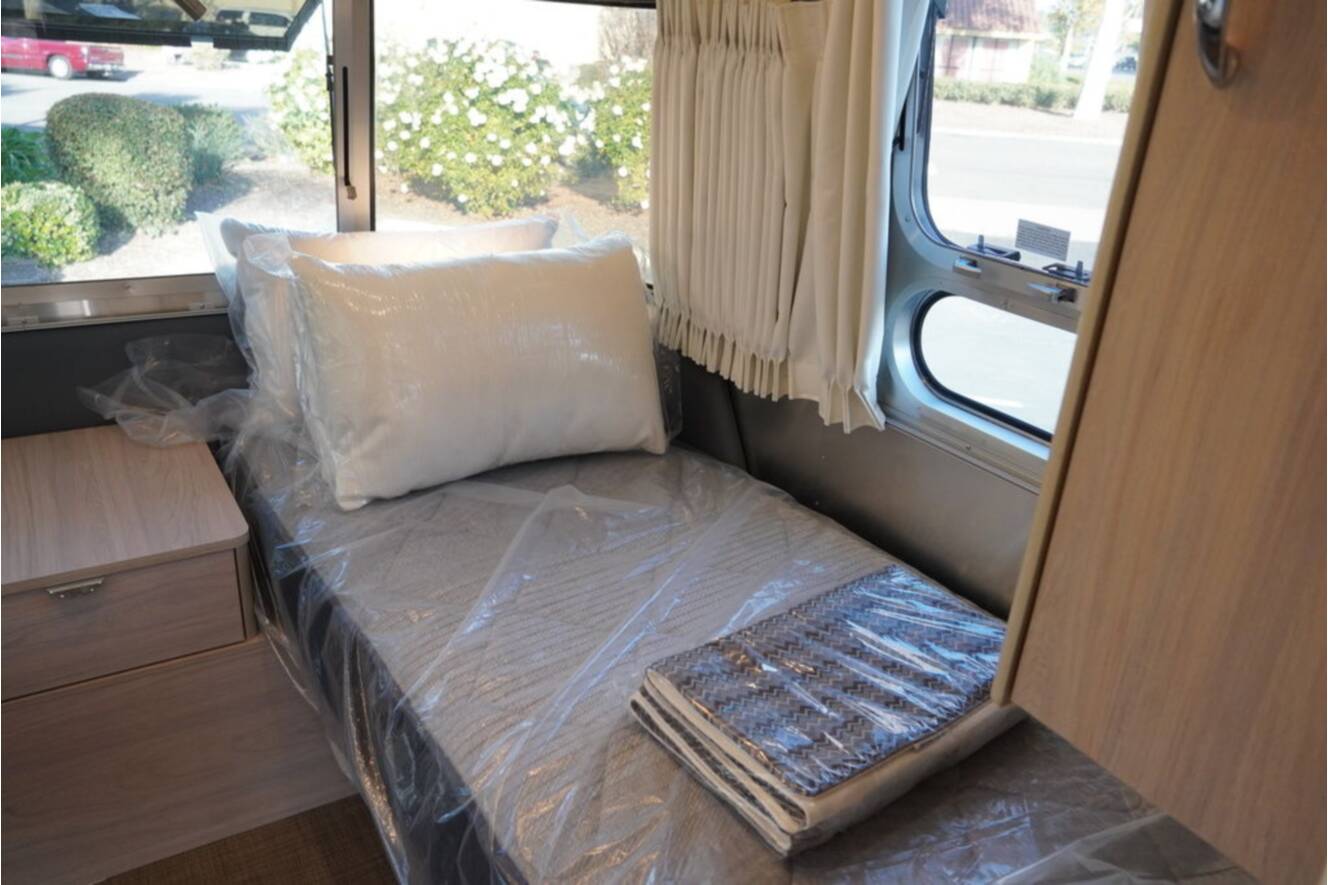 A photo of this 2026 Airstream Globetrotter 25FBT