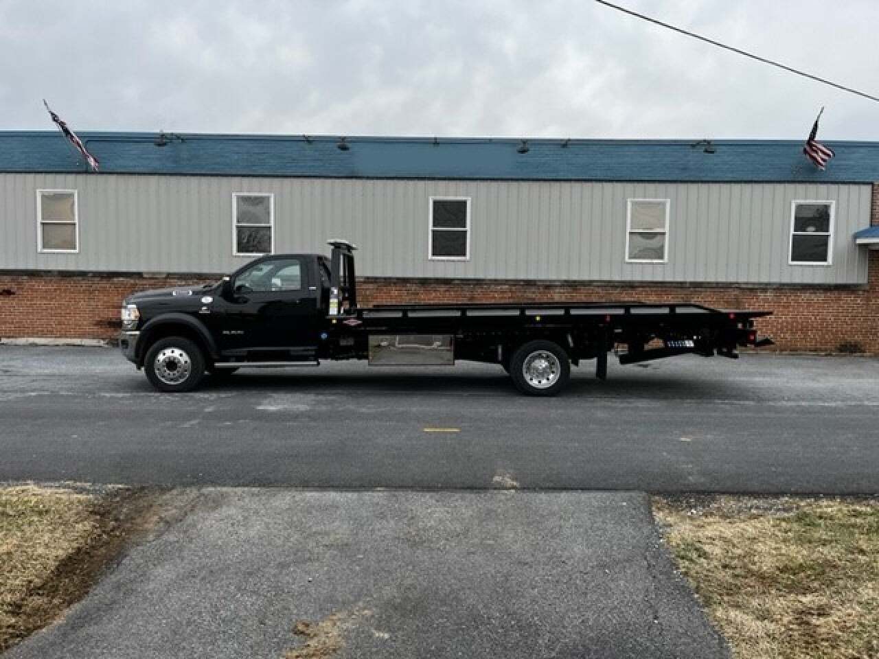 2023 DODGE 5500 20' in Lancaster, PA