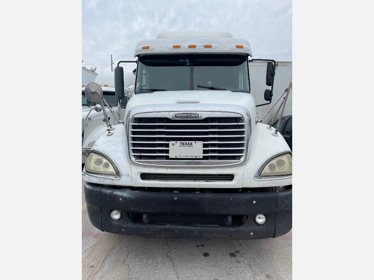 2007 FREIGHTLINER Columbia in Dallas, TX