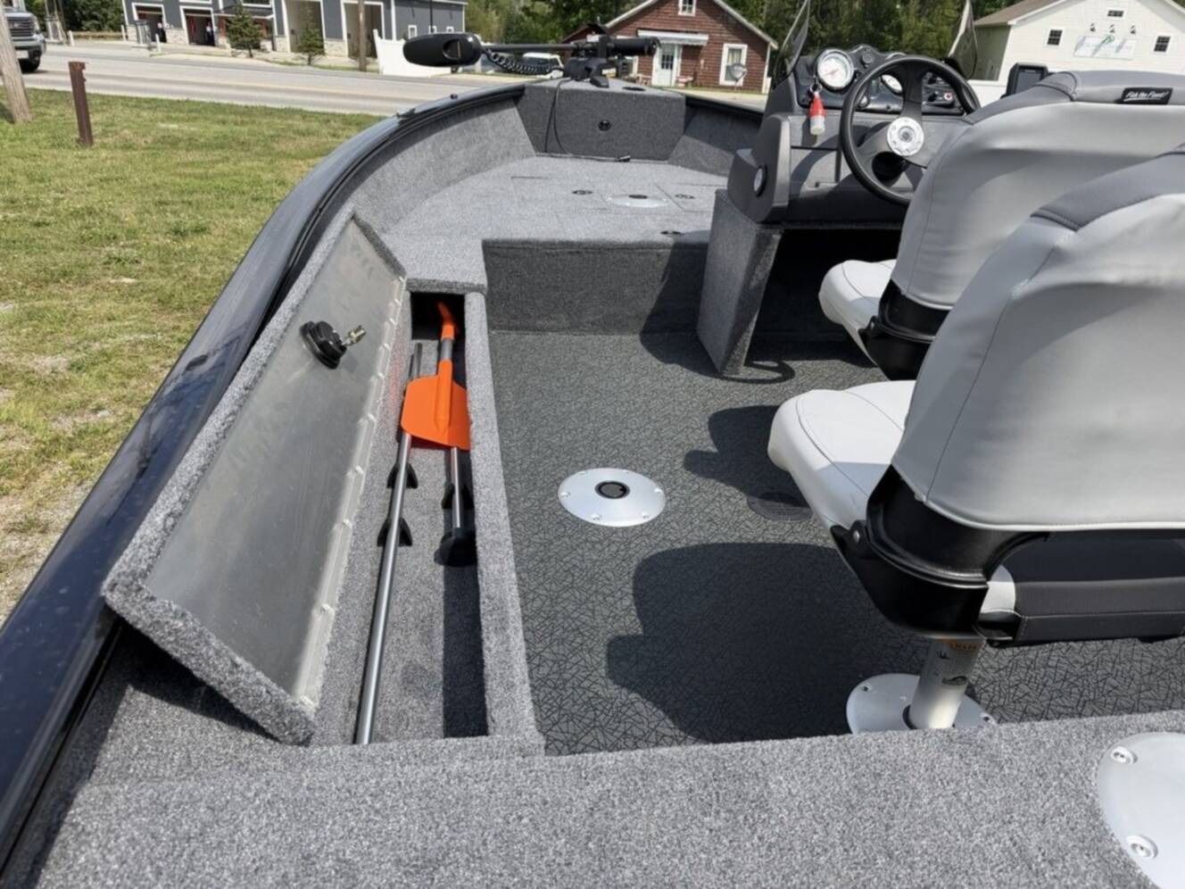 A photo of this 2027 Tracker® Boats SG V16 SC