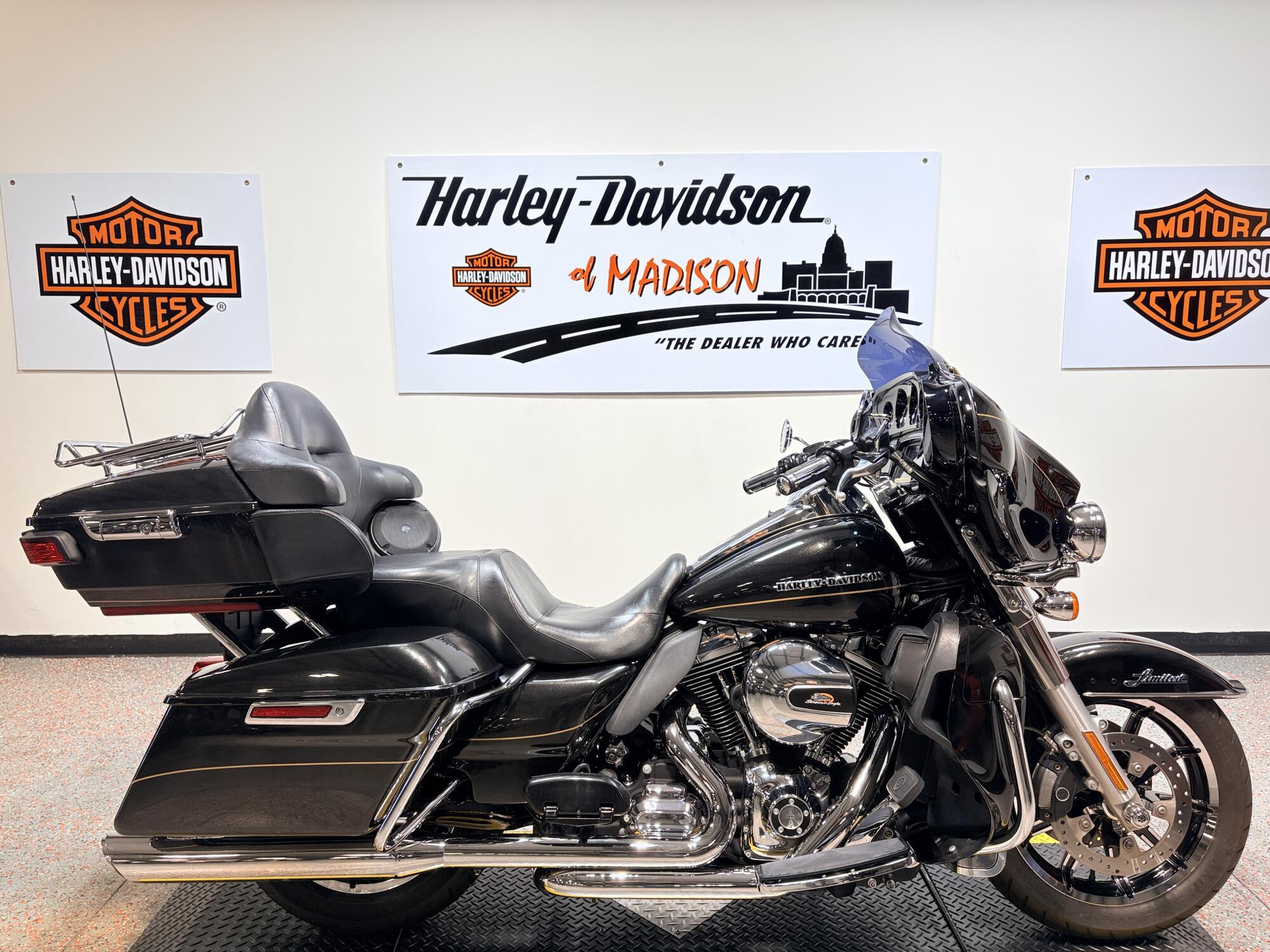 2016 Harley-Davidson Ultra Limited Low ULTRA LIMITED LOW in Madison, WI