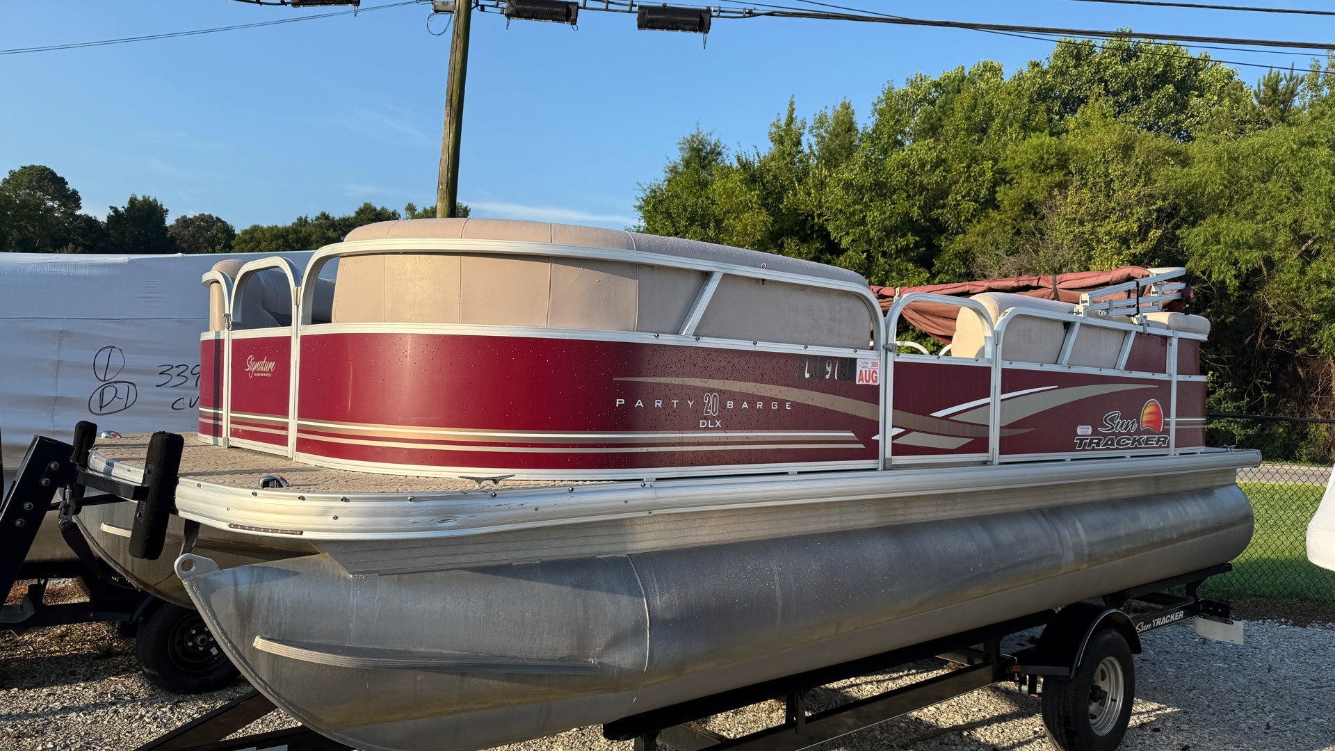 2014 Sun Tracker PARTY BARGE® 20 DLX in sylacauga AL